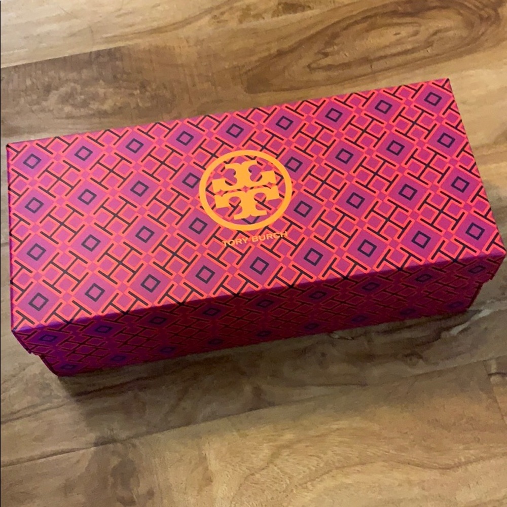 Tory Burch shoe box